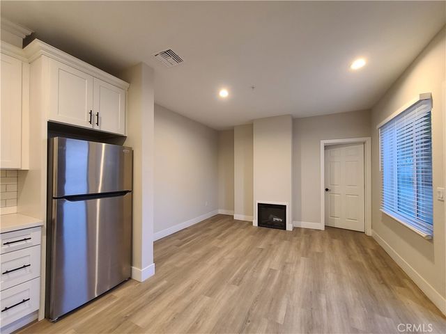 8412 Burnet Avenue, North Hills, CA 91343