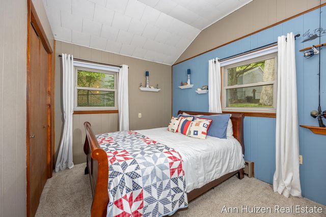 11415 Oak Drive, Delton, MI 49046