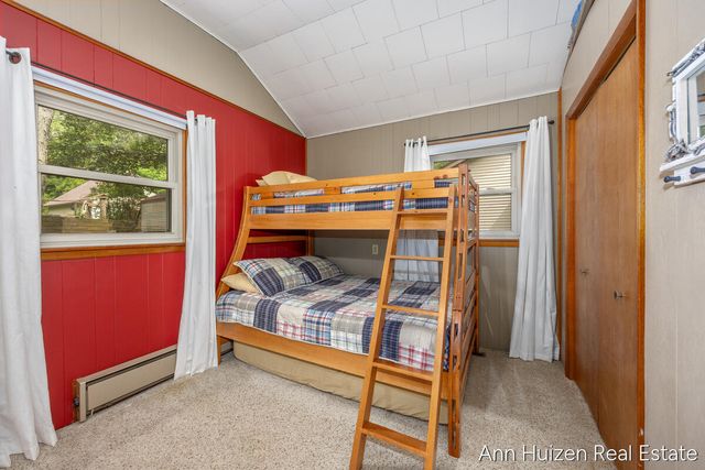 11415 Oak Drive, Delton, MI 49046