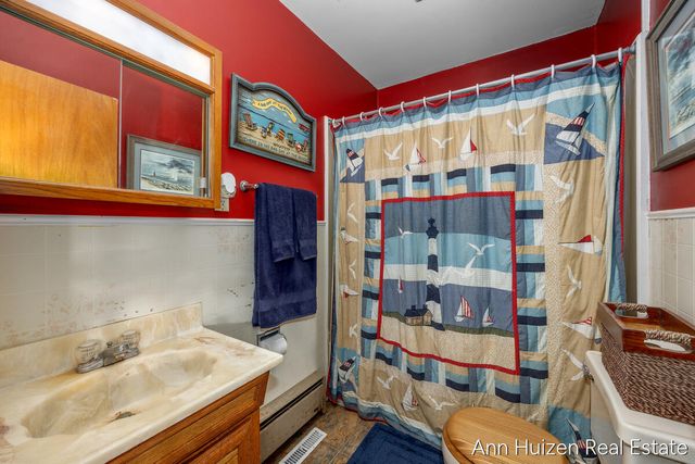 11415 Oak Drive, Delton, MI 49046