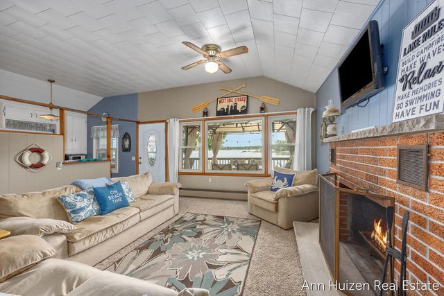 11415 Oak Drive, Delton, MI 49046
