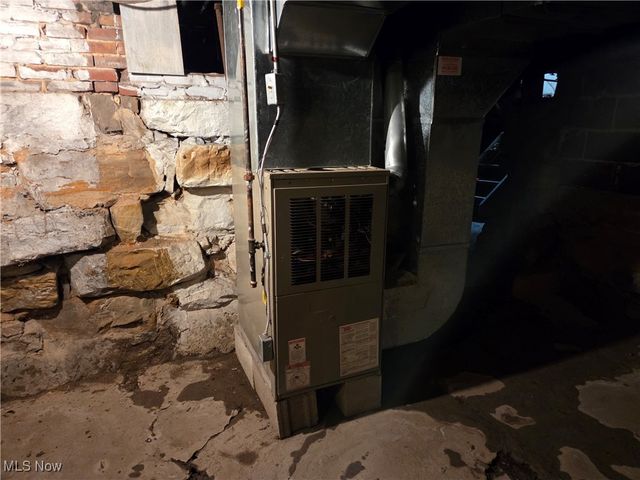 241 7th Street, Elyria, OH 44035