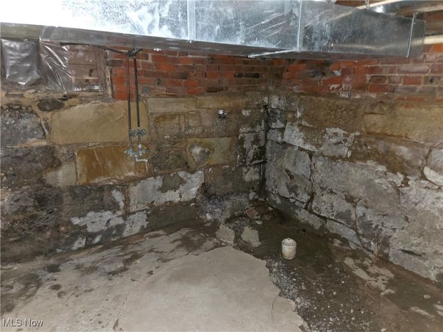 241 7th Street, Elyria, OH 44035