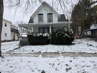 241 7th Street, Elyria, OH 44035