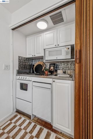 811 York St 326, Oakland, CA 94610