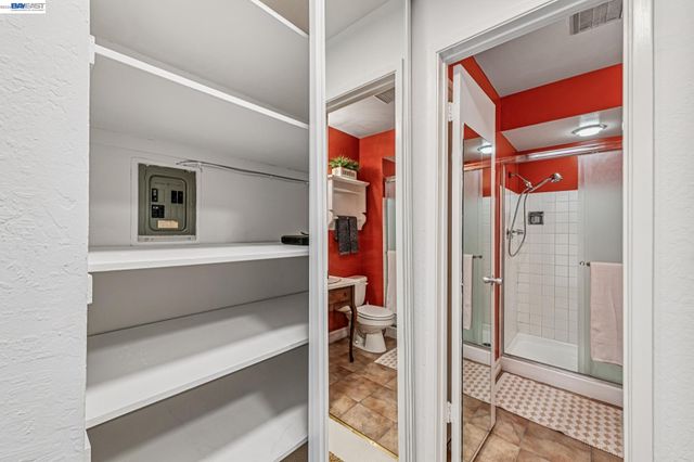 811 York St 326, Oakland, CA 94610