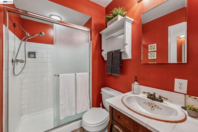 811 York St 326, Oakland, CA 94610