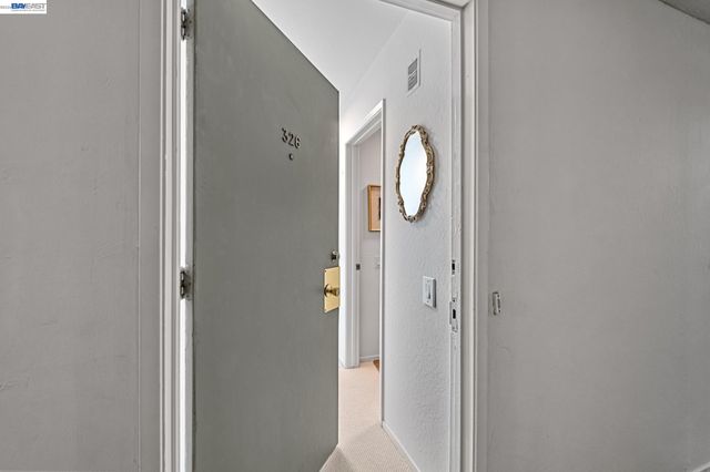 811 York St 326, Oakland, CA 94610