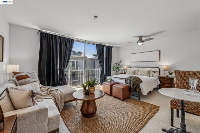811 York St 326, Oakland, CA 94610