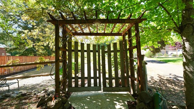 343 Rene Drive, Shady Cove, OR 97539