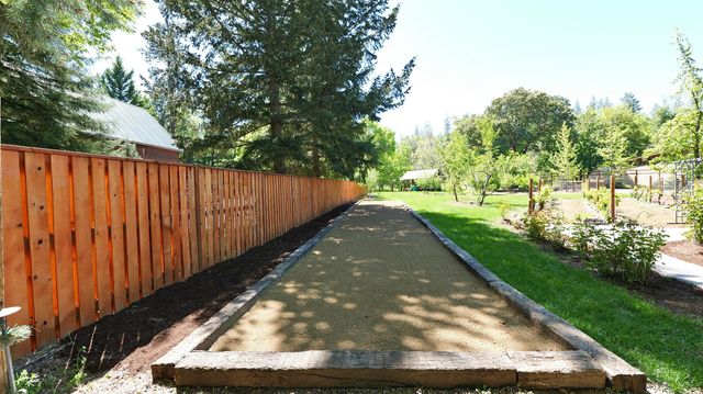 343 Rene Drive, Shady Cove, OR 97539