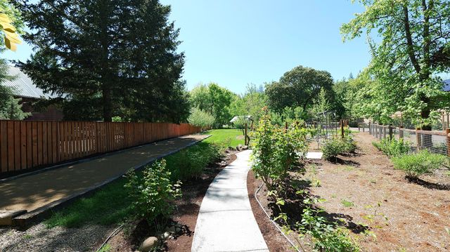 343 Rene Drive, Shady Cove, OR 97539