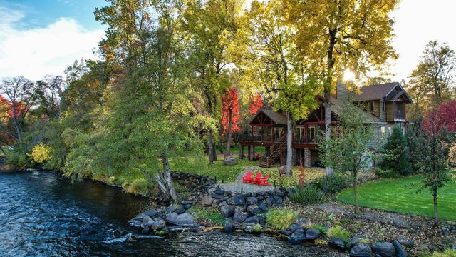 343 Rene Drive, Shady Cove, OR 97539