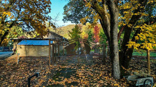 343 Rene Drive, Shady Cove, OR 97539