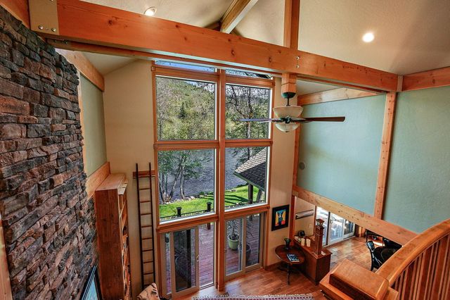 343 Rene Drive, Shady Cove, OR 97539