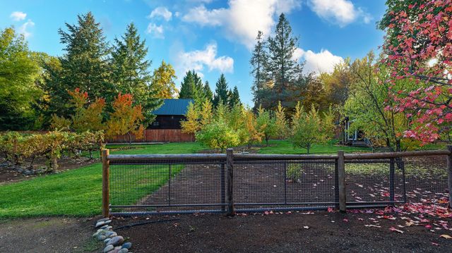 343 Rene Drive, Shady Cove, OR 97539