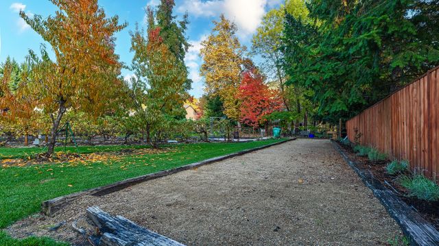 343 Rene Drive, Shady Cove, OR 97539