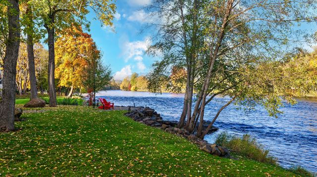 343 Rene Drive, Shady Cove, OR 97539