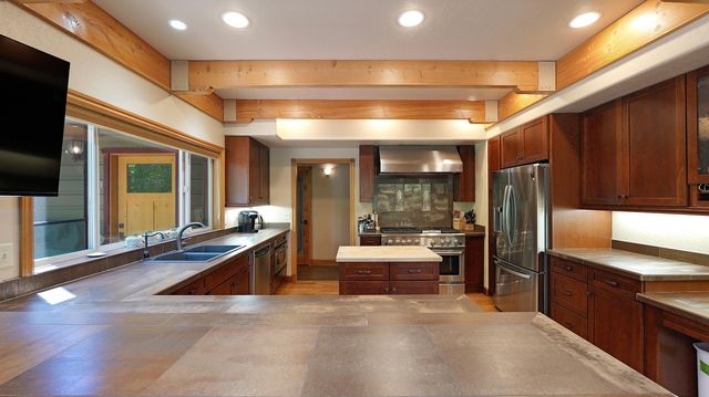 343 Rene Drive, Shady Cove, OR 97539