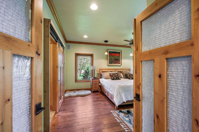 343 Rene Drive, Shady Cove, OR 97539