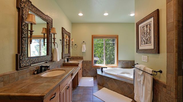 343 Rene Drive, Shady Cove, OR 97539