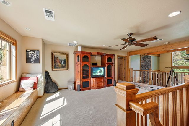 343 Rene Drive, Shady Cove, OR 97539