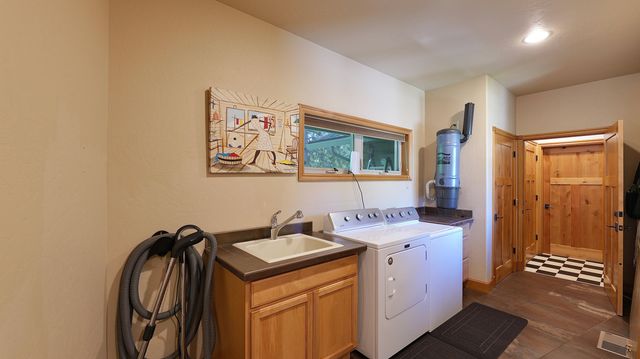 343 Rene Drive, Shady Cove, OR 97539