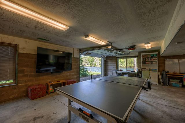 343 Rene Drive, Shady Cove, OR 97539