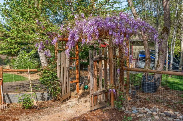 343 Rene Drive, Shady Cove, OR 97539