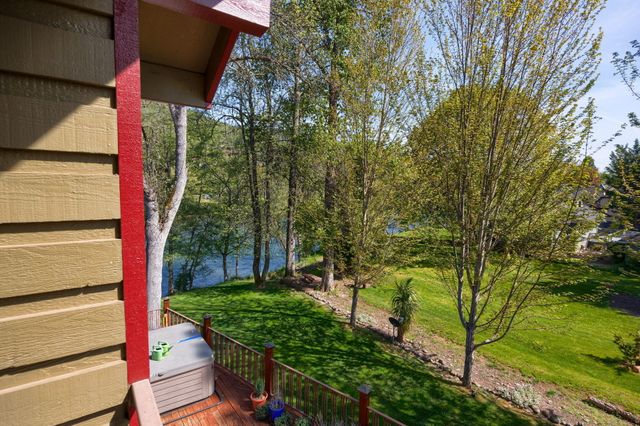 343 Rene Drive, Shady Cove, OR 97539