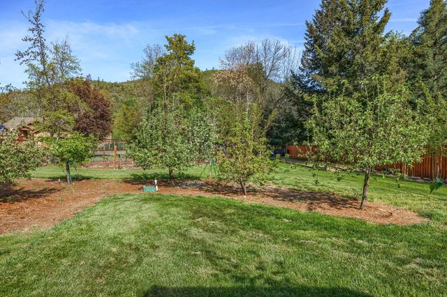 343 Rene Drive, Shady Cove, OR 97539