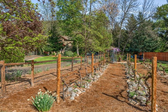 343 Rene Drive, Shady Cove, OR 97539