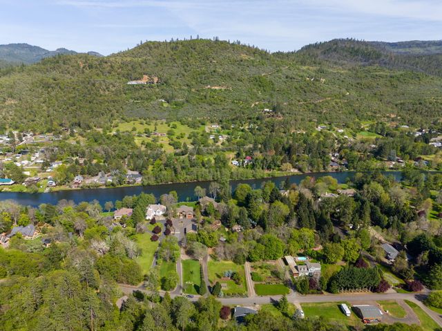 343 Rene Drive, Shady Cove, OR 97539