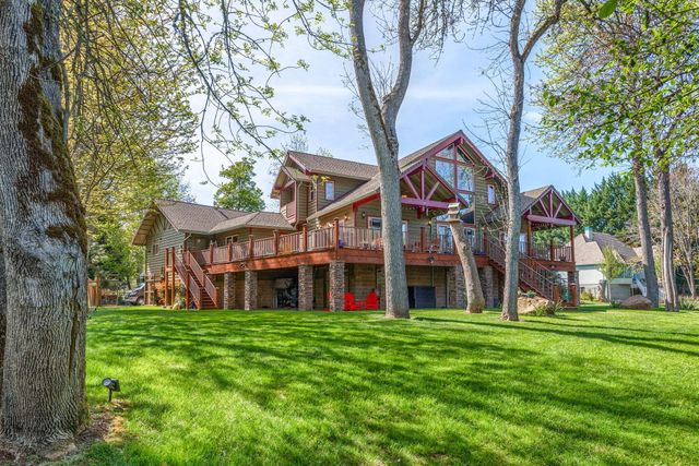 343 Rene Drive, Shady Cove, OR 97539