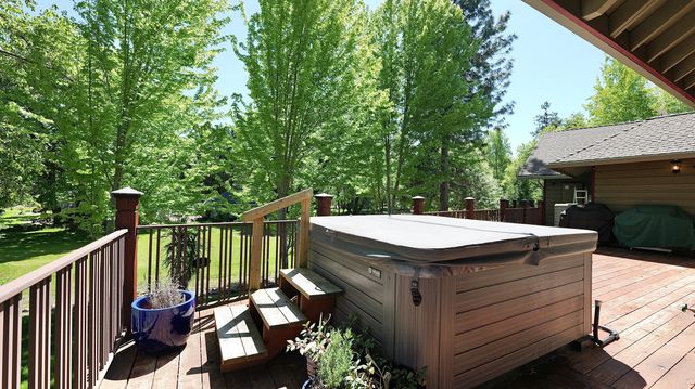 343 Rene Drive, Shady Cove, OR 97539