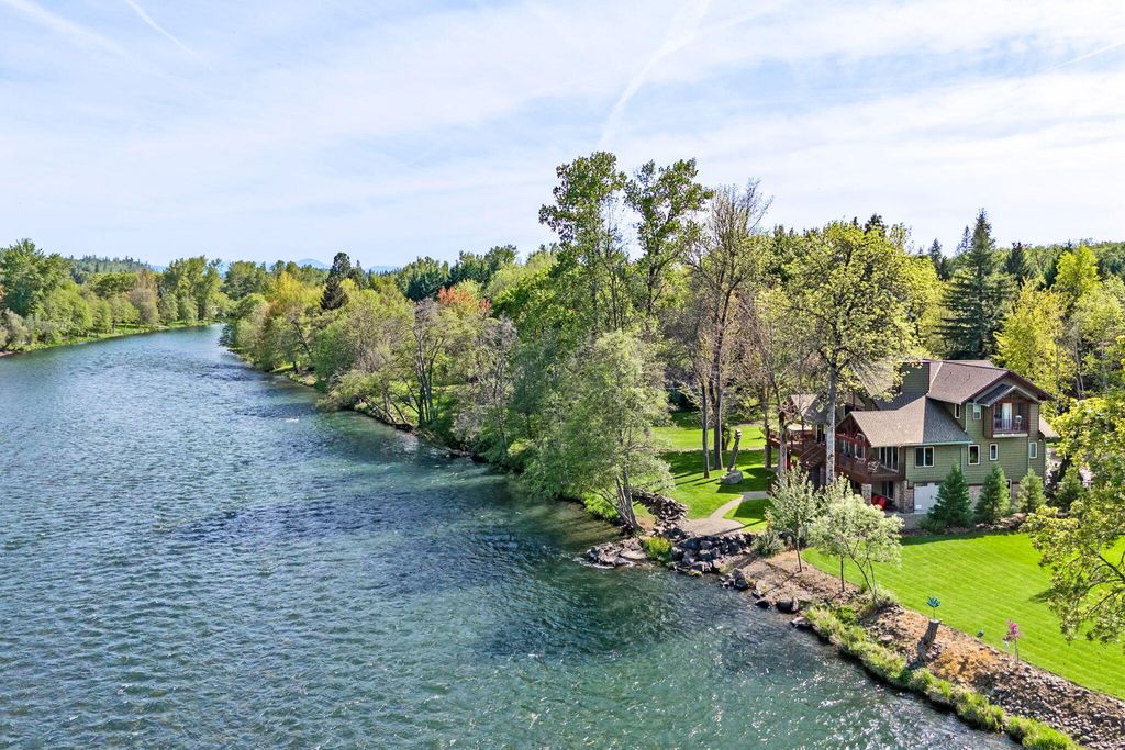 343 Rene Drive, Shady Cove, OR 97539