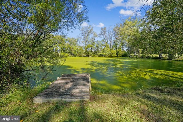 45 E BROAD WAY E, Lovettsville, VA 20180