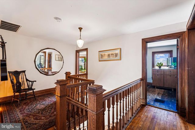 45 E BROAD WAY E, Lovettsville, VA 20180