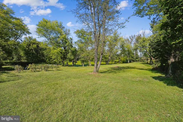 45 E BROAD WAY E, Lovettsville, VA 20180