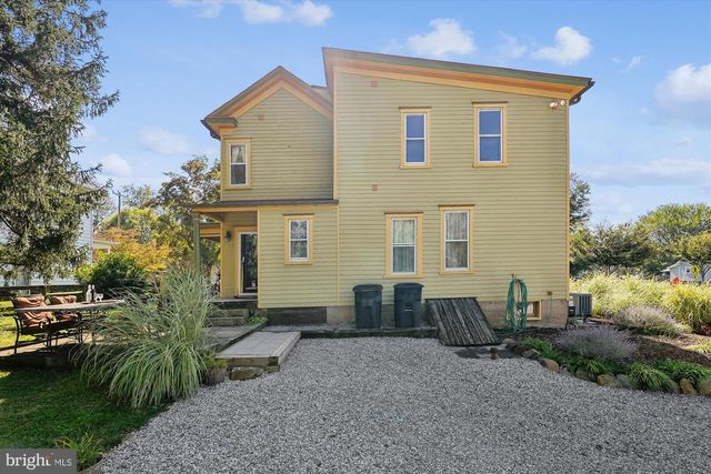 45 E BROAD WAY E, Lovettsville, VA 20180
