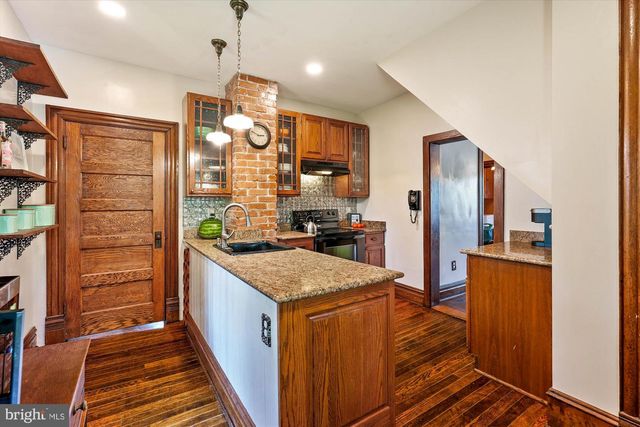 45 E BROAD WAY E, Lovettsville, VA 20180