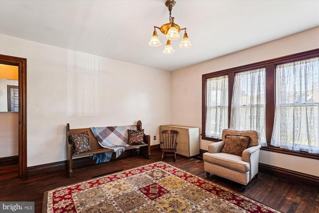 45 E BROAD WAY E, Lovettsville, VA 20180
