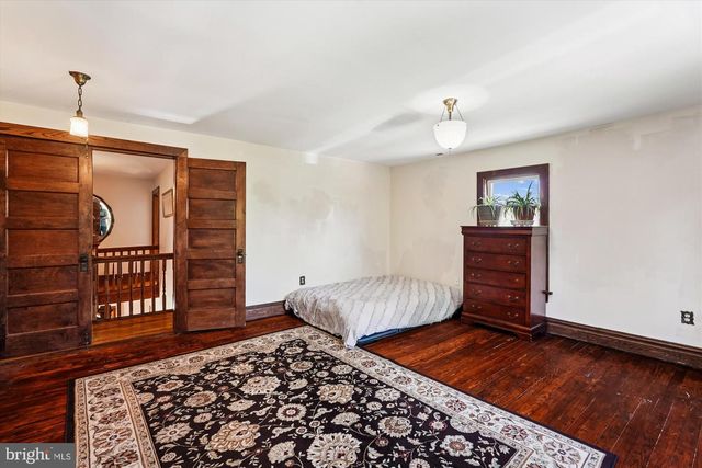 45 E BROAD WAY E, Lovettsville, VA 20180