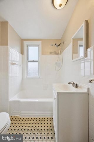 239 S BAYBERRY LN, Upper Darby, PA 19082