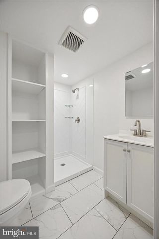 239 S BAYBERRY LN, Upper Darby, PA 19082