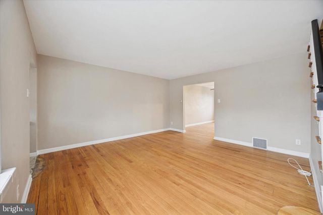 239 S BAYBERRY LN, Upper Darby, PA 19082