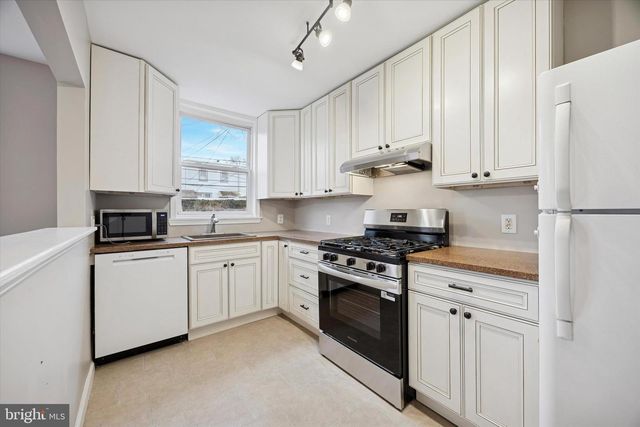 239 S BAYBERRY LN, Upper Darby, PA 19082