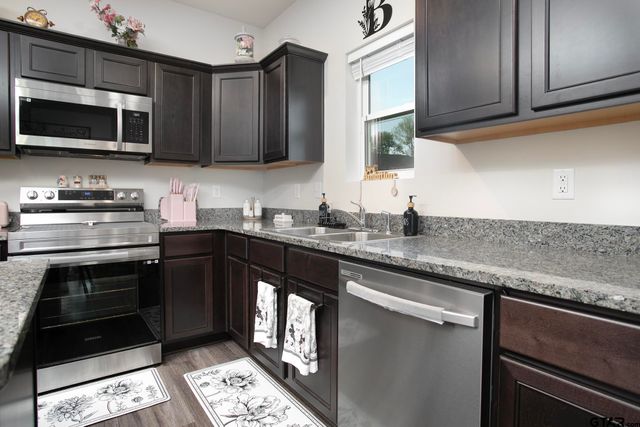 1104 Mayme Ct, Whitehouse, TX 75791