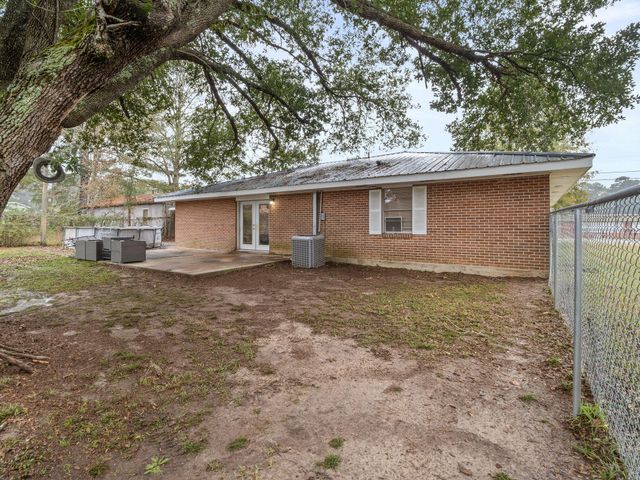 1400 Nona St, Leesville, LA 71446