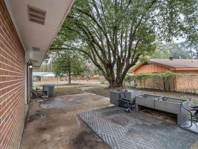 1400 Nona St, Leesville, LA 71446